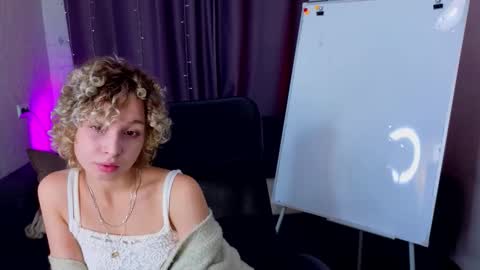 Snapshot of marywahlberg chatting on October 22, 5:54 am Mary online show from October 22, 5:54 am
