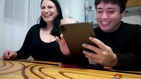 Mary y joni online show from June 9, 1:17 am