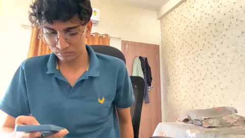 maskboyz2003 online show from November 28, 4:42 am