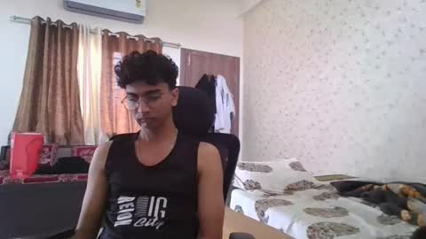 Mask Boy online show from November 1, 3:49 am