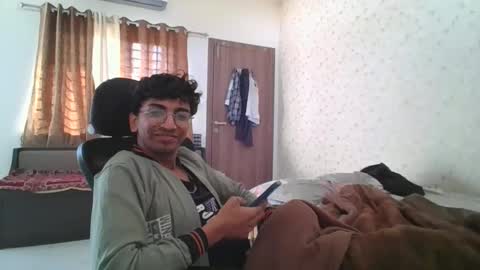 Mask Boy online show from December 4, 4:01 am