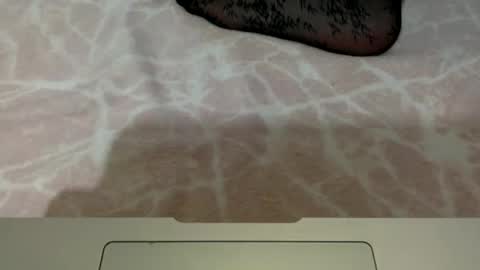 Snapshot of masked_femboy_stella chatting on September 26, 9:23 pm Masked Femboy online show from September 26, 9:23 pm