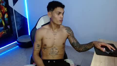 master_black777 online show from February 14, 8:22 pm