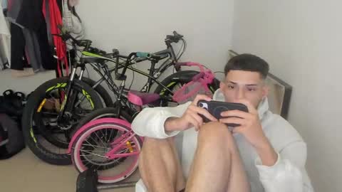 master_boy28 online show from April 18, 7:58 pm