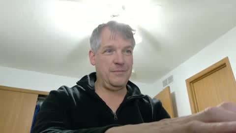 Snapshot of master_thorn chatting on March 11, 2:32 am Master Thorn online show from March 11, 2:32 am