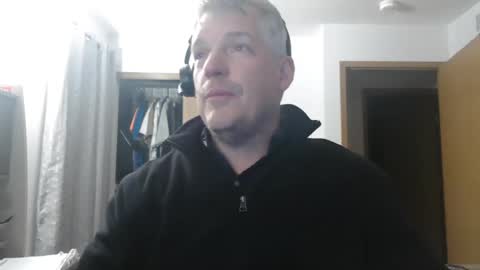 Snapshot of master_thorn chatting on December 6, 4:08 am Master Thorn online show from December 6, 4:08 am