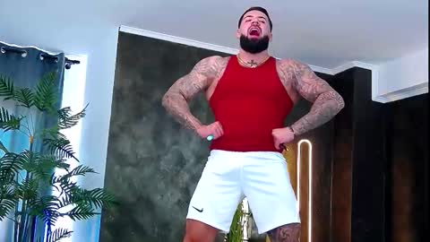 masterkingofmuscle online show from October 20, 10:53 am