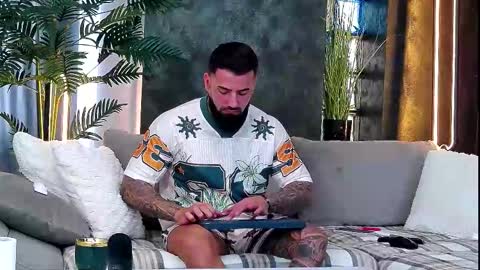 masterkingofmuscle online show from October 13, 9:22 am