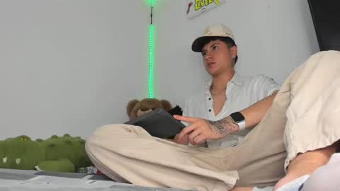 mateo_escobar online show from March 5, 11:25 pm