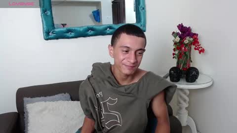 Snapshot of mateocruz_ chatting on October 22, 12:18 pm Mateo online show from October 22, 12:18 pm