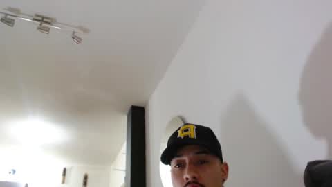 STRURIBE ON INSTAGRAM online show from December 17, 4:53 pm