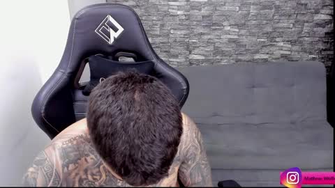 Mathew Independent model online show from April 9, 5:00 am