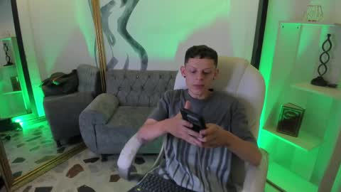 MathewSanz  online show from April 1, 12:50 pm