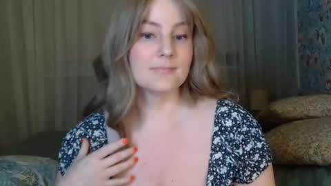 mathilde_solveig online show from December 31, 6:35 pm