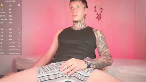 Snapshot of matthewjones1 chatting on February 12, 11:20 pm Matt online show from February 12, 11:20 pm