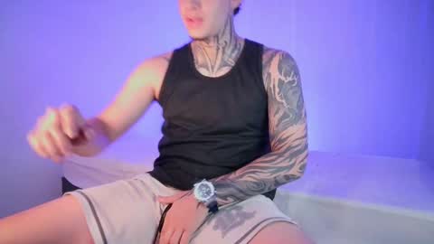 Snapshot of matthewjones1 chatting on December 31, 11:17 pm Matt online show from December 31, 11:17 pm