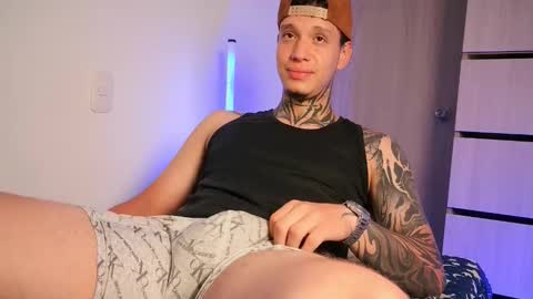 Snapshot of matthewjones1 chatting on October 28, 3:35 pm Matt online show from October 28, 3:35 pm