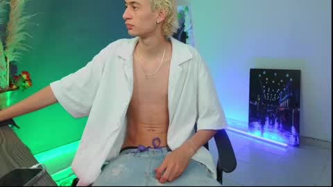 mattias     online show from September 28, 4:54 am