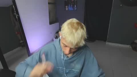 mattias     online show from February 25, 6:44 pm