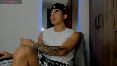 mattiwsmorris_ online show from April 23, 10:22 pm