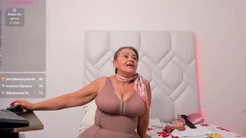 ISABEL online show from October 4, 11:02 pm