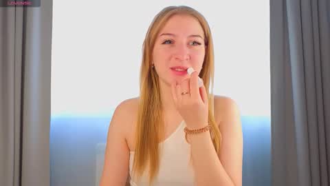 maureencoombs online show from September 10, 4:35 am