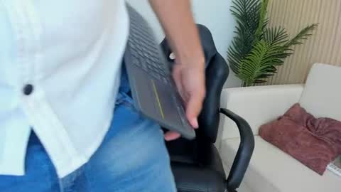 mauro_boy online show from June 22, 7:10 pm