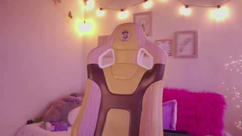 Mavi online show from March 4, 7:33 pm