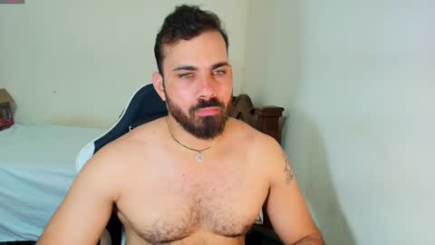 Snapshot of max_love25 chatting on September 22, 11:42 pm max_love25 online show from September 22, 11:42 pm
