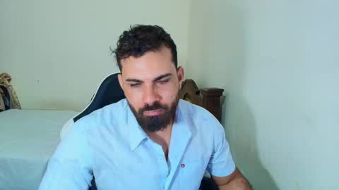 Snapshot of max_love25 chatting on October 12, 3:21 am max_love25 online show from October 12, 3:21 am