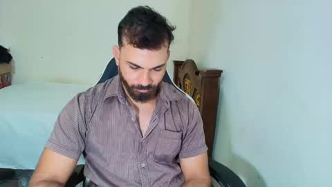 Snapshot of max_love25 chatting on September 28, 7:23 pm max_love25 online show from September 28, 7:23 pm