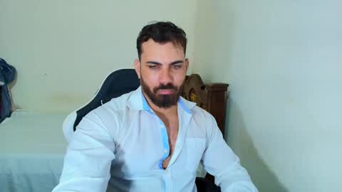Snapshot of max_love25 chatting on October 4, 2:53 am max_love25 online show from October 4, 2:53 am