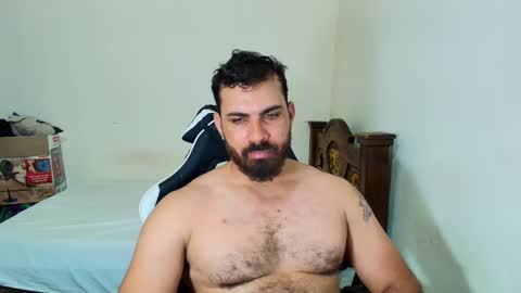 Snapshot of max_love25 chatting on October 20, 3:11 am max_love25 online show from October 20, 3:11 am