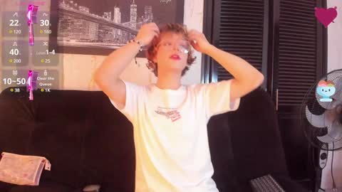 Snapshot of max_lover1 chatting on February 3, 1:51 pm Max lover1 online show from February 3, 1:51 pm