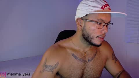 Snapshot of max_meyer chatting on October 3, 10:18 pm max_meyer online show from October 3, 10:18 pm