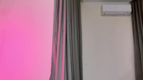 Max  online show from November 23, 8:51 pm