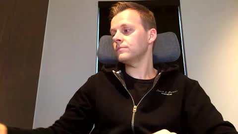 Max take off clothes online show from February 20, 7:23 am