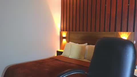 Max Taylor online show from January 17, 2:32 am