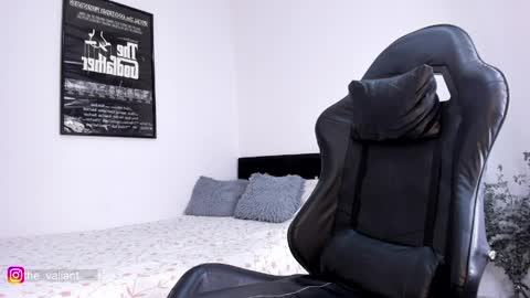 max_valiant1 online show from April 9, 11:21 pm