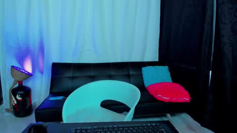 Snapshot of max_wild01 chatting on February 23, 6:45 pm MAX     online show from February 23, 6:45 pm