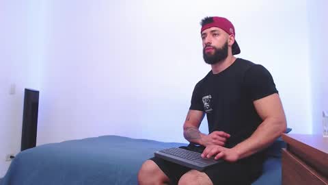 max_xl_ online show from March 28, 3:57 pm