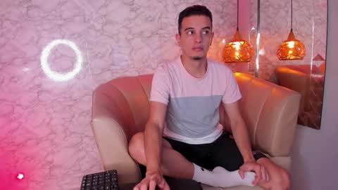 Maximiliano online show from October 3, 11:35 pm