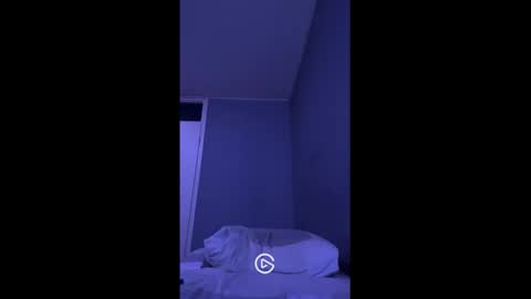 Max online show from December 30, 1:37 am