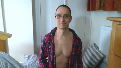 Max Davies online show from February 7, 5:49 pm