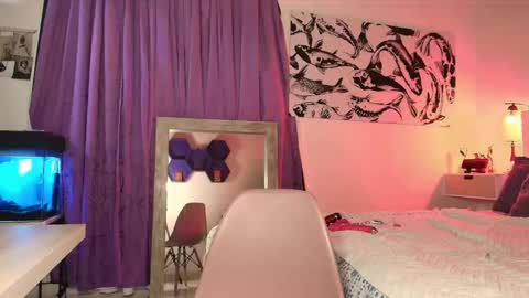 Max online show from February 7, 3:20 am