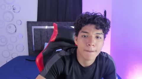 Maximiliano online show from November 14, 8:00 pm