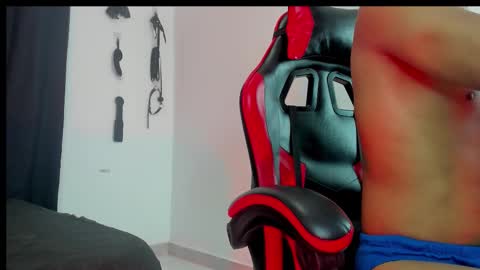 Maximiliano online show from December 13, 7:40 pm