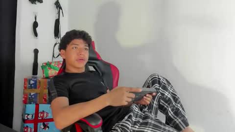 Maximiliano online show from December 14, 8:15 pm