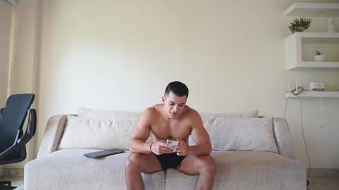 Snapshot of maximohoot chatting on October 1, 7:13 pm Sebastian online show from October 1, 7:13 pm