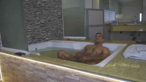 maximoswell online show from March 5, 4:21 am